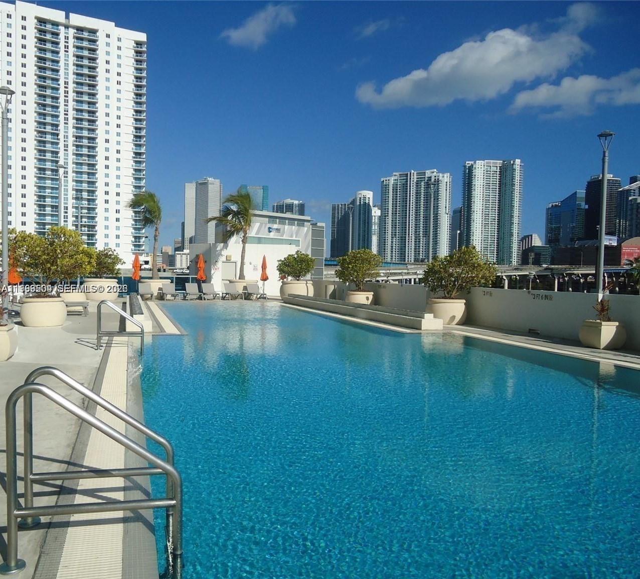 10 SW South Riv Dr #909 Miami, FL 33130