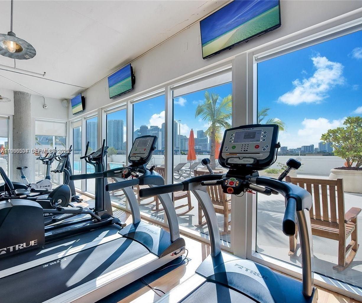 10 SW South Riv Dr #909 Miami, FL 33130