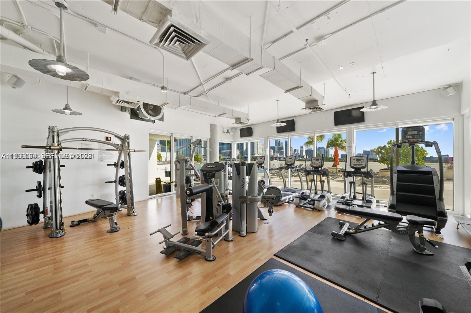 10 SW South Riv Dr #909 Miami, FL 33130