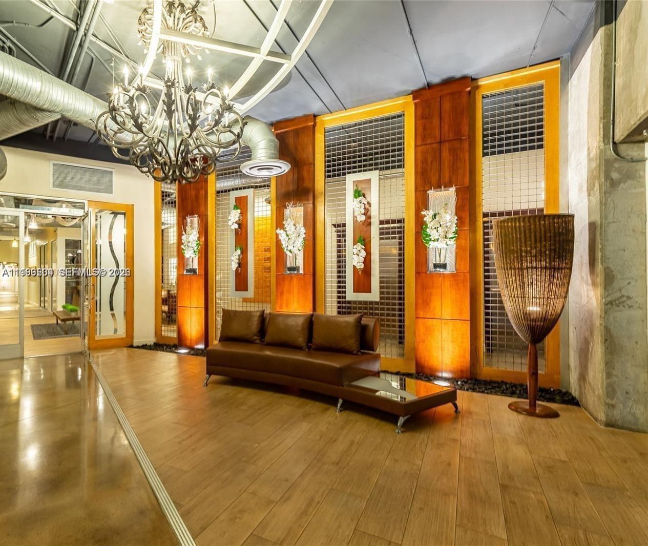 10 SW South Riv Dr #909 Miami, FL 33130