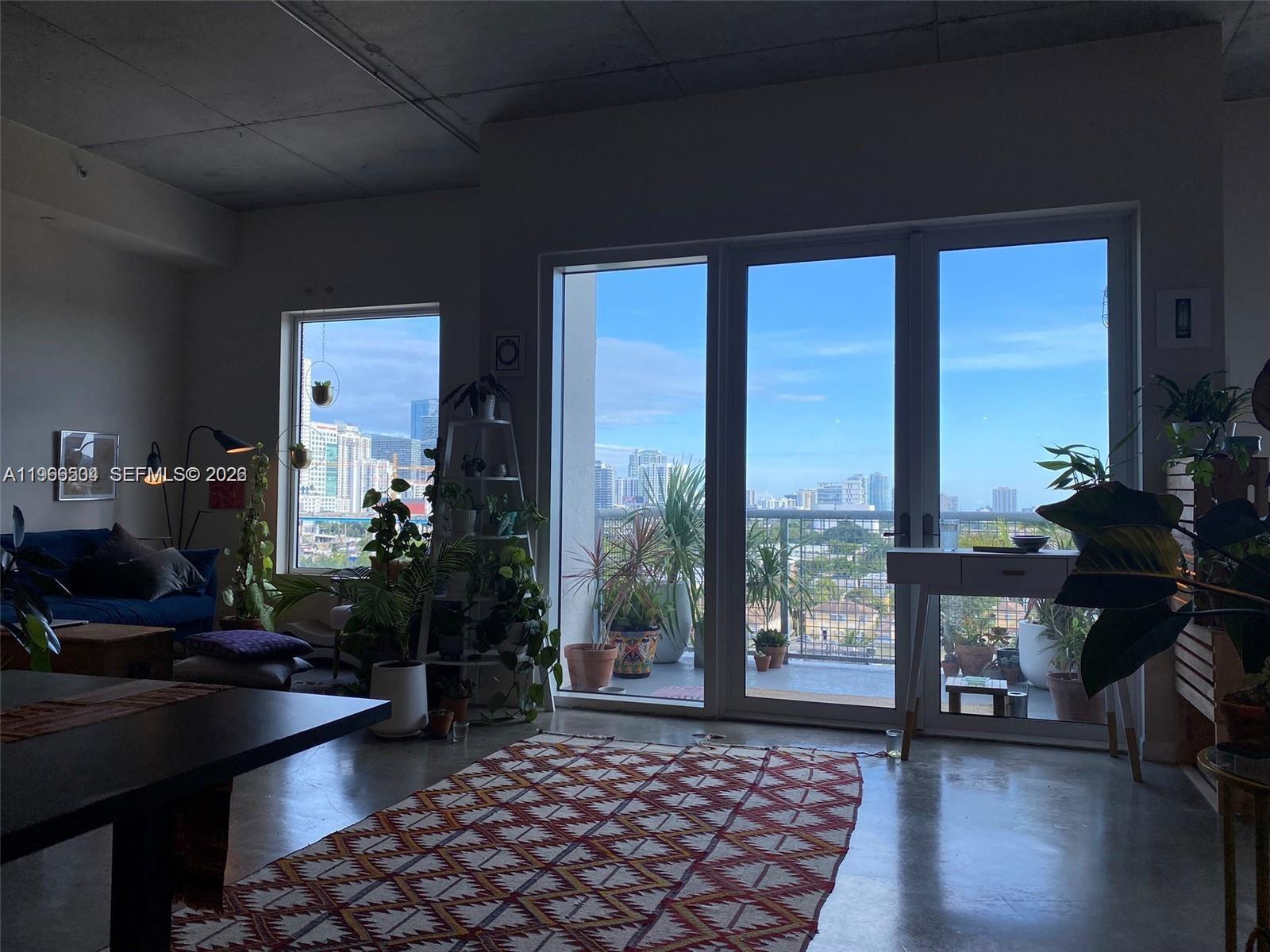 10 SW South Riv Dr #909 Miami, FL 33130