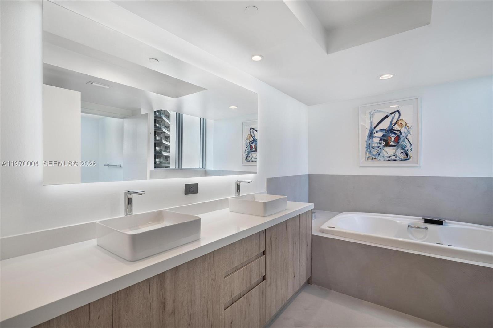 1331 Brickell Bay Dr #2402 Miami, FL 33131