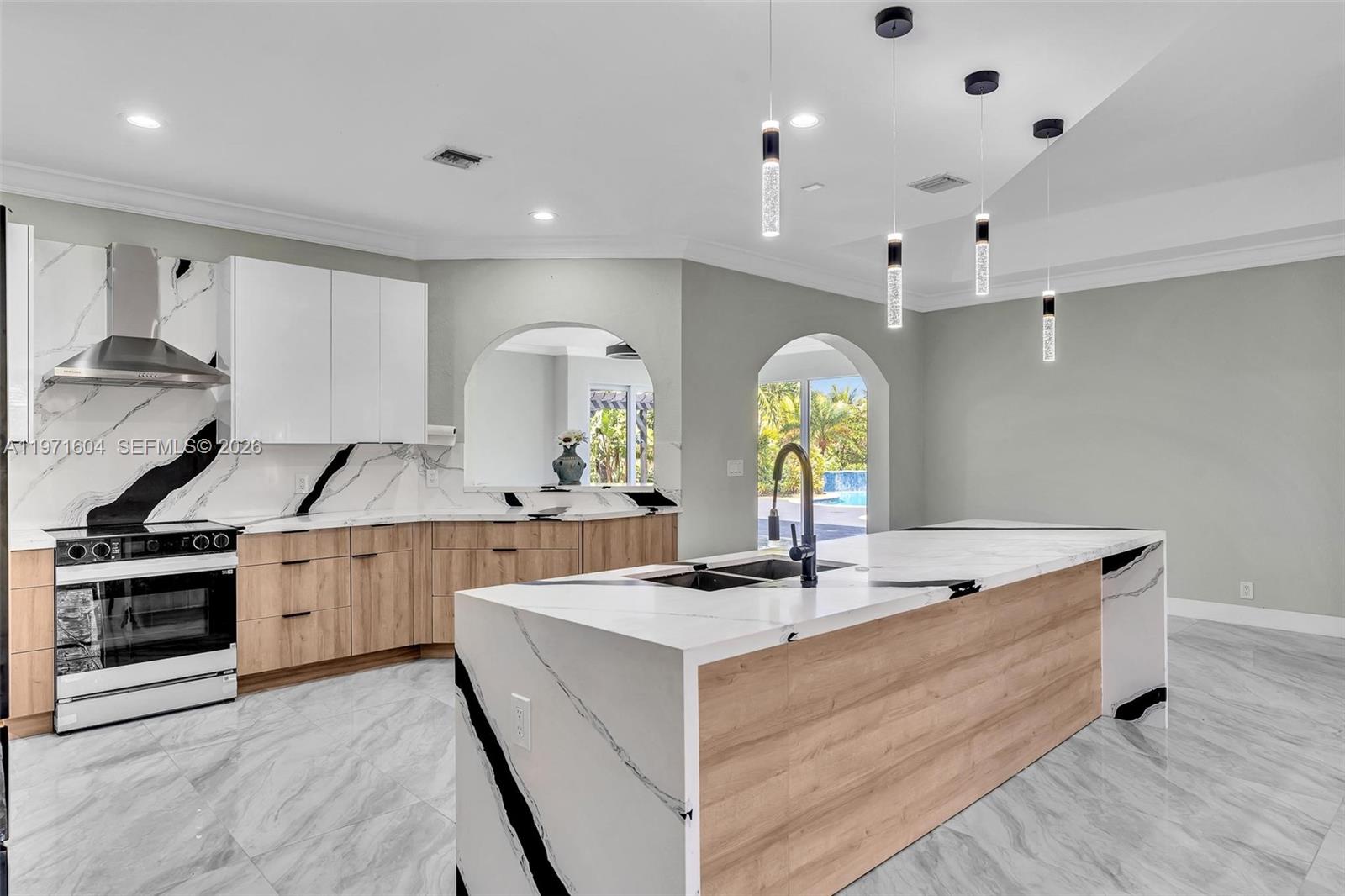 12555 SW 34th Pl Davie, FL 33330