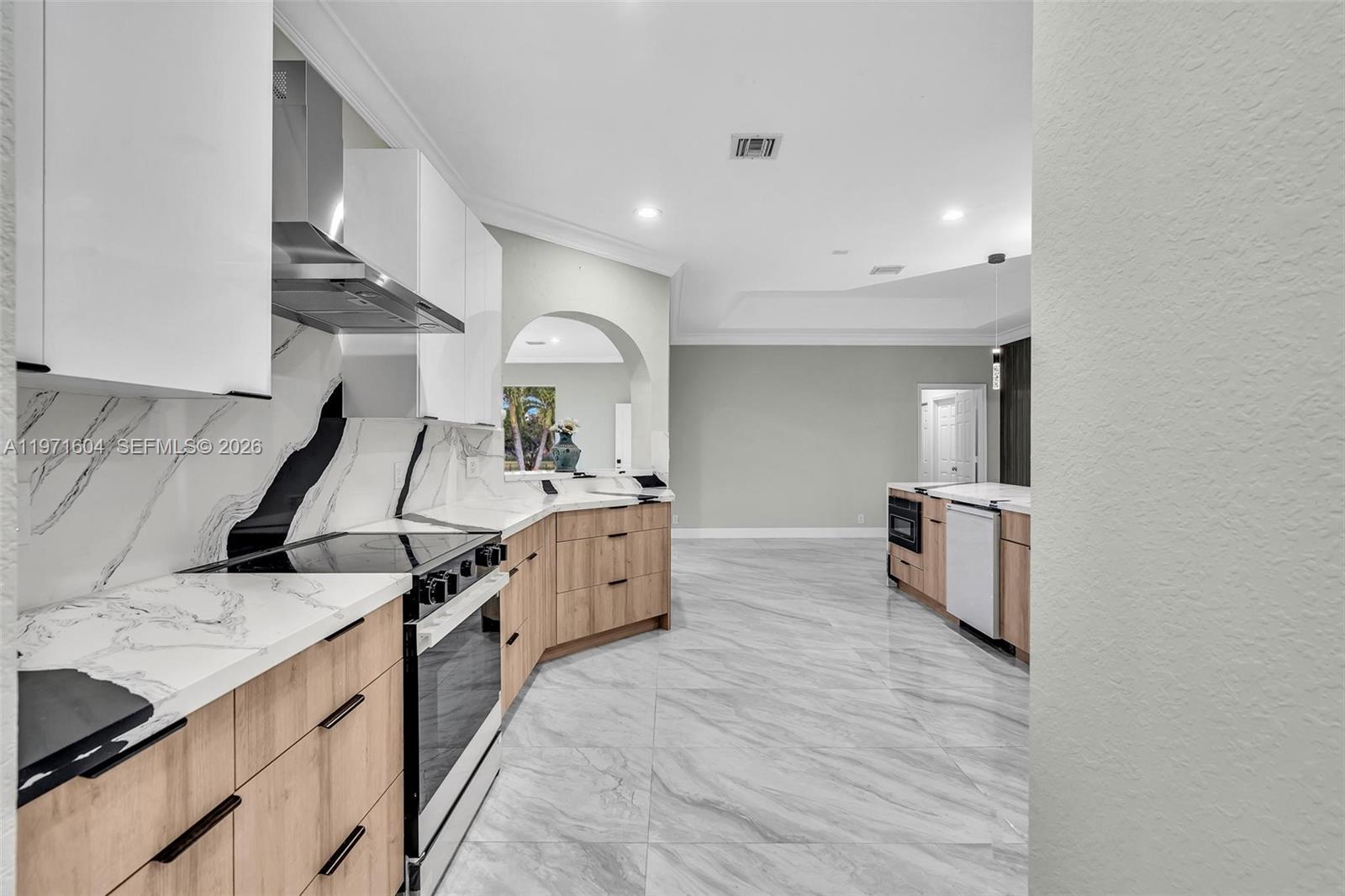 12555 SW 34th Pl Davie, FL 33330