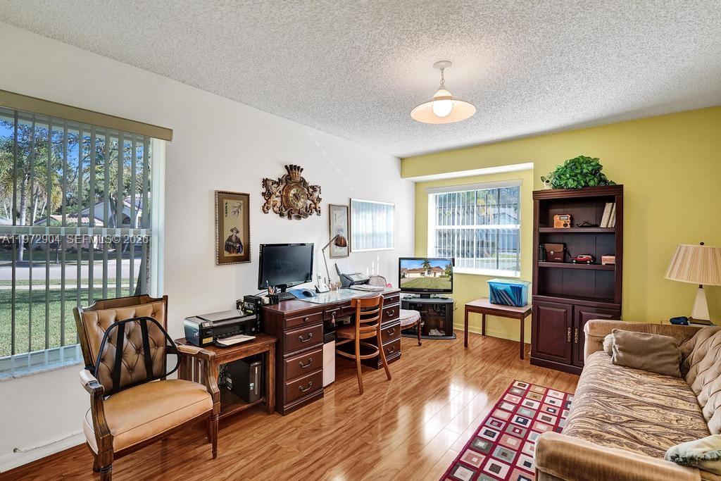 3151 Overlook Rd Davie, FL 33328