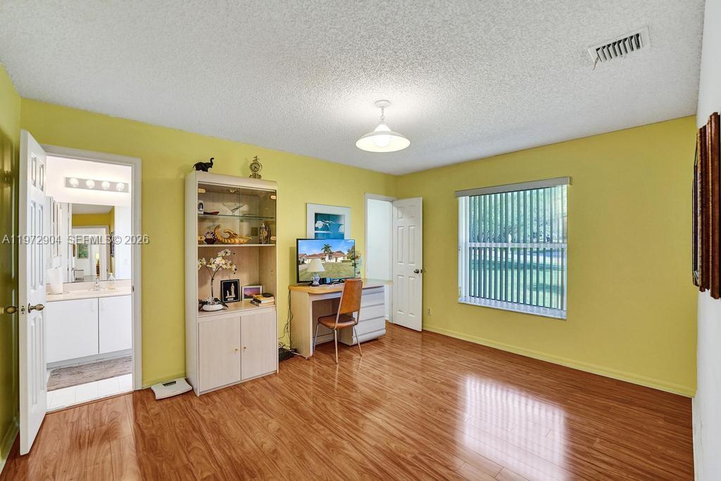 3151 Overlook Rd Davie, FL 33328