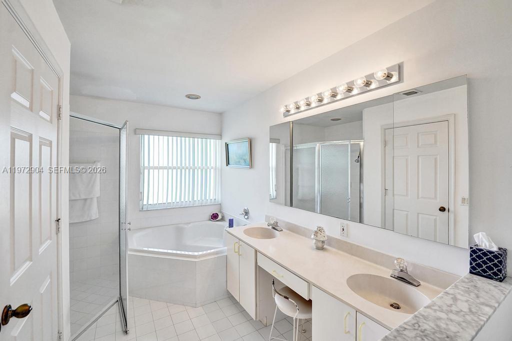 3151 Overlook Rd Davie, FL 33328