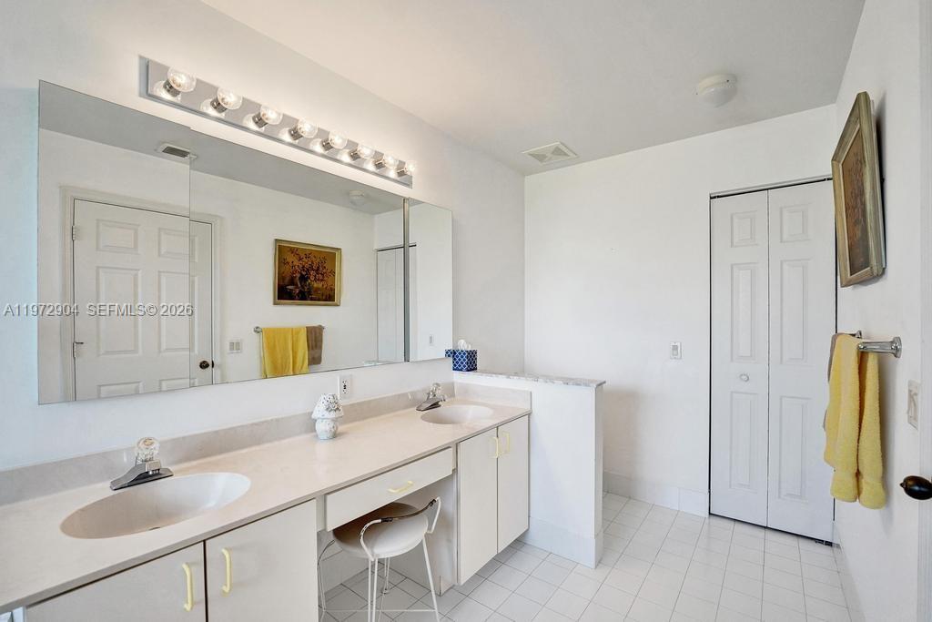 3151 Overlook Rd Davie, FL 33328