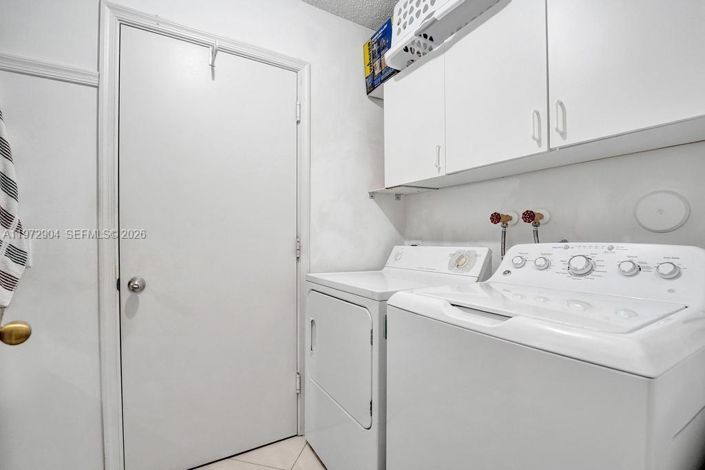 3151 Overlook Rd Davie, FL 33328