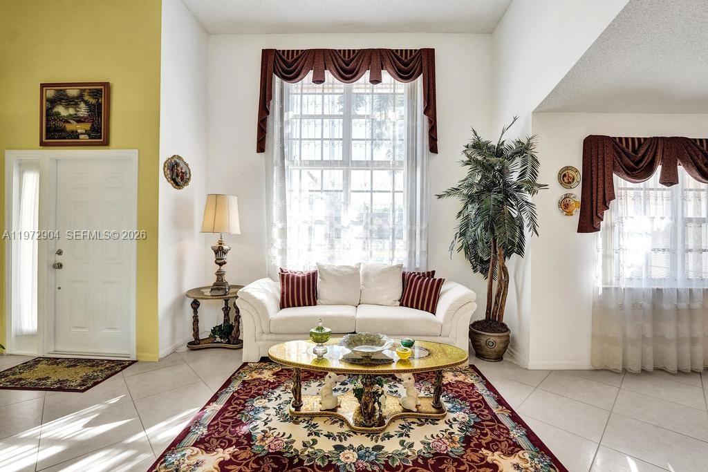 3151 Overlook Rd Davie, FL 33328