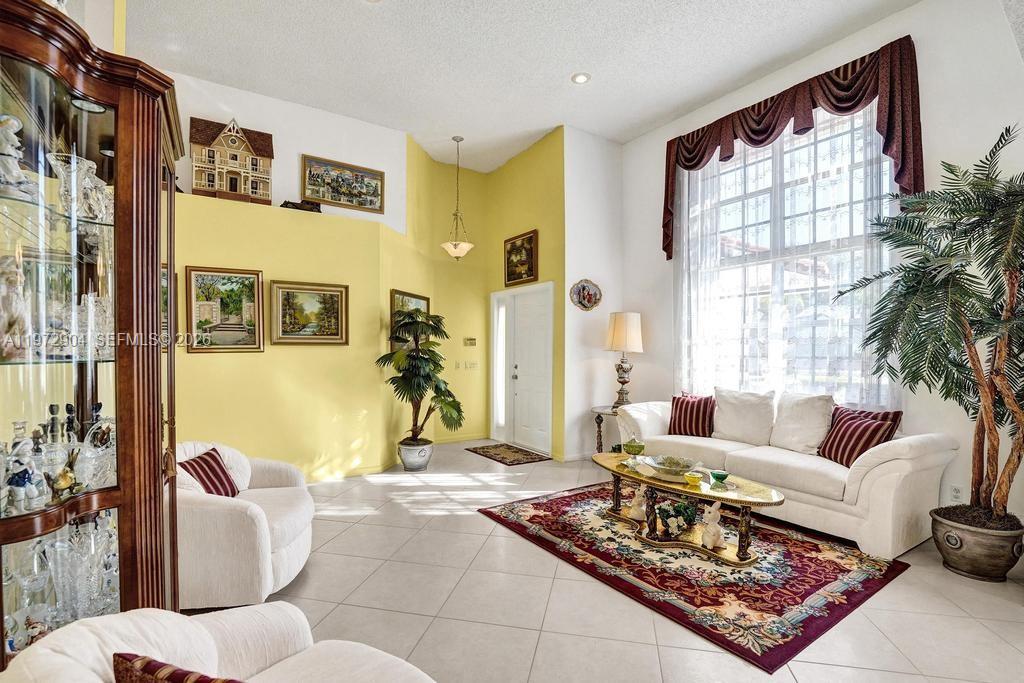 3151 Overlook Rd Davie, FL 33328