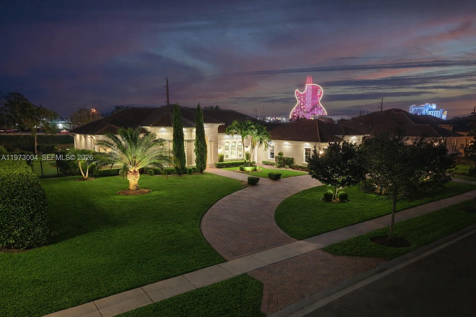 4950 E Sterling Rnch Cir Davie, FL 33314