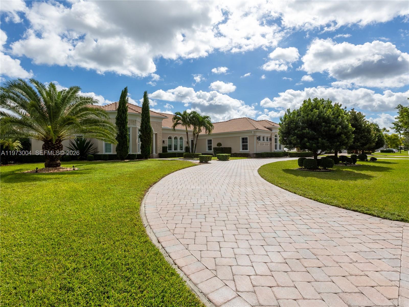 4950 E Sterling Rnch Cir Davie, FL 33314