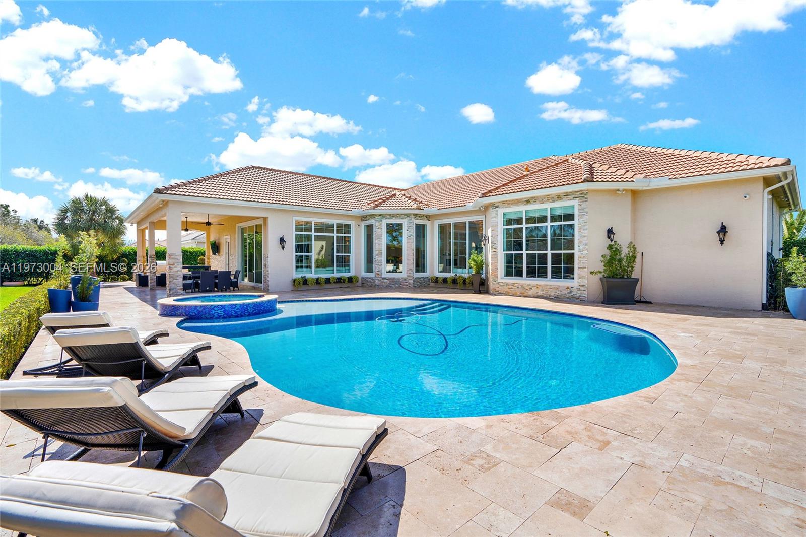 4950 E Sterling Rnch Cir Davie, FL 33314