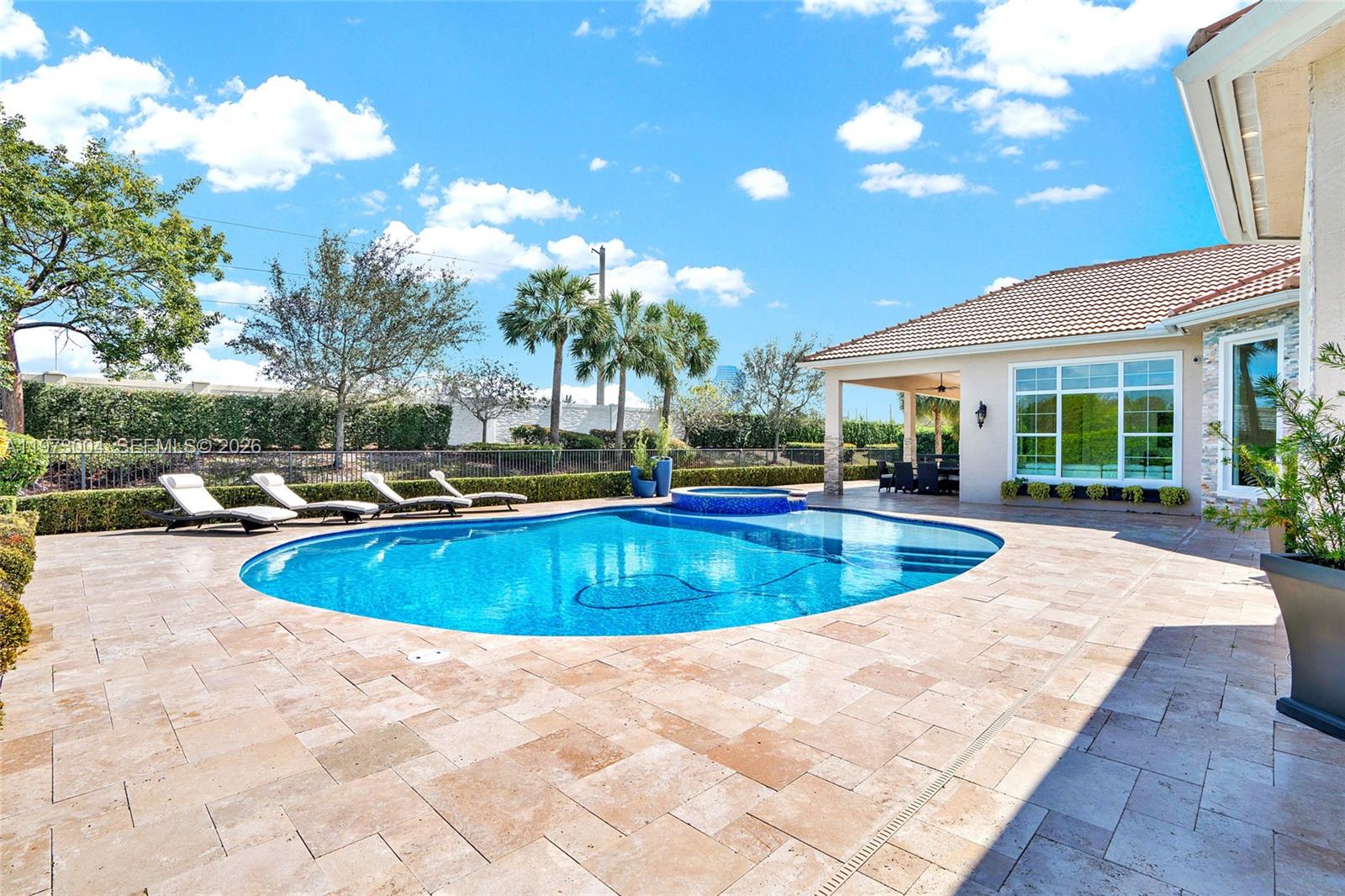 4950 E Sterling Rnch Cir Davie, FL 33314