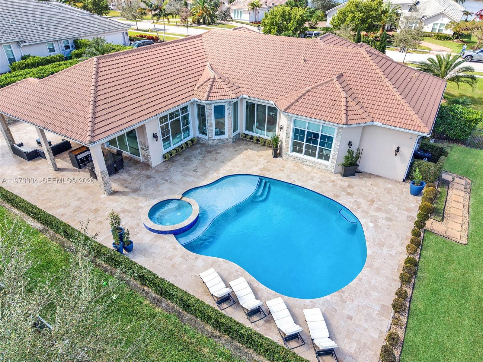 4950 E Sterling Rnch Cir Davie, FL 33314