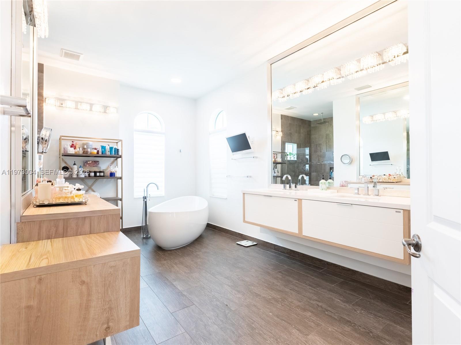 4950 E Sterling Rnch Cir Davie, FL 33314