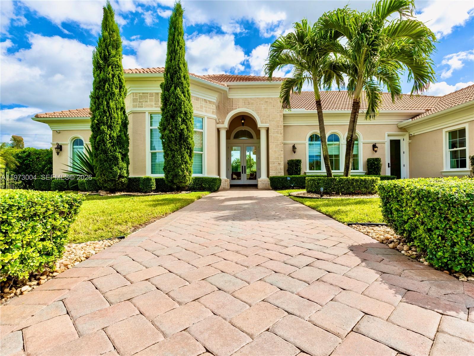 4950 E Sterling Rnch Cir Davie, FL 33314