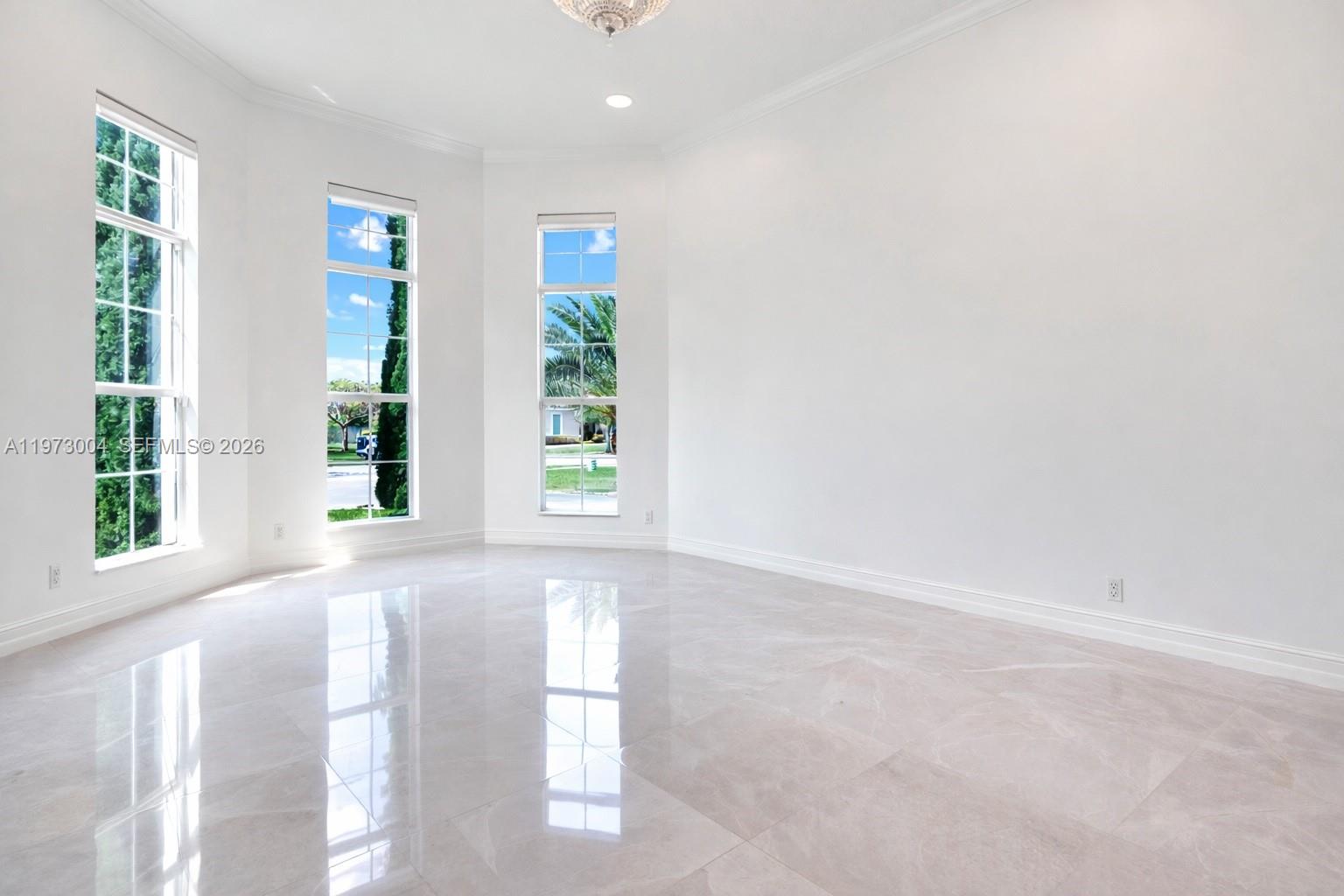 4950 E Sterling Rnch Cir Davie, FL 33314