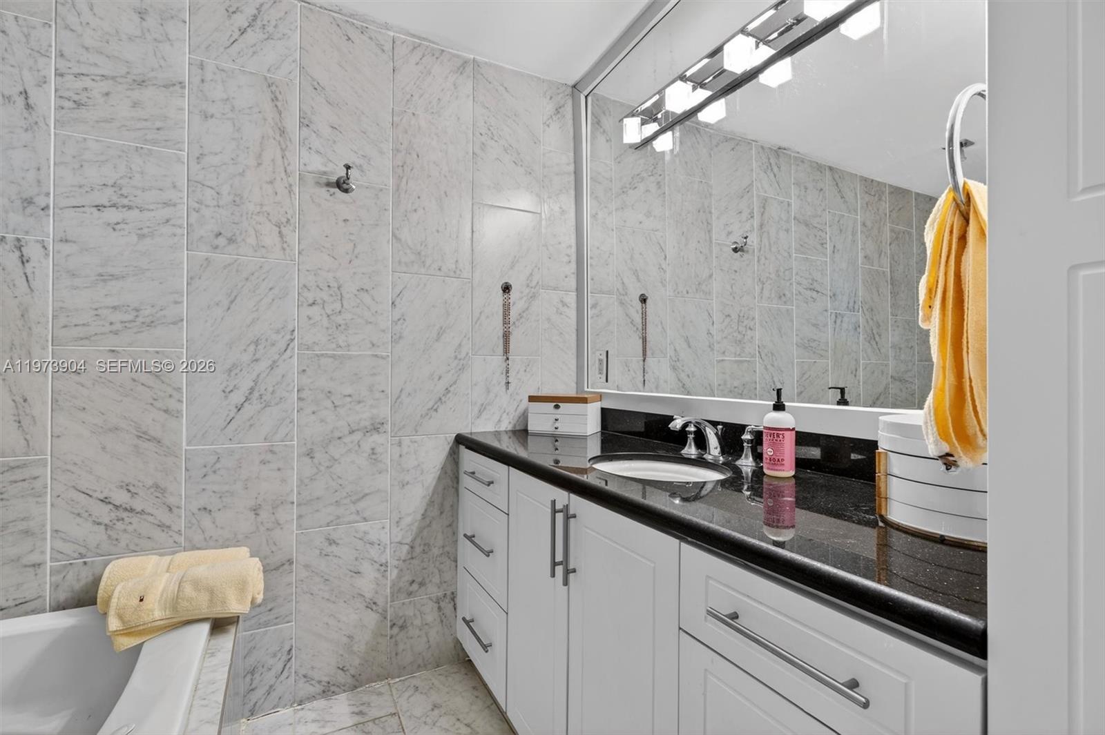 620 SW 27th Rd Miami, FL 33129