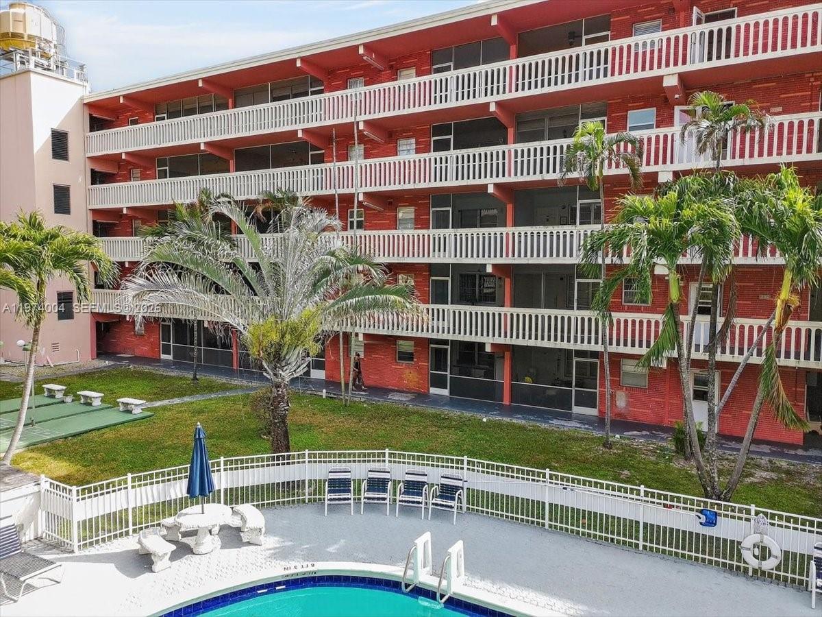 180 NE 12th Ave #15B