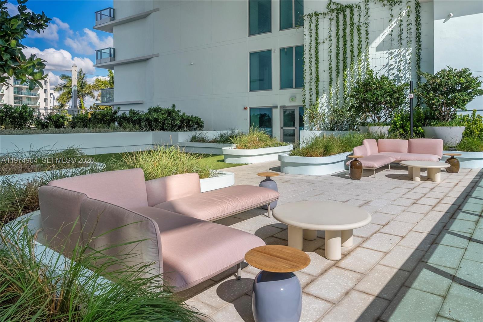 9201 E Bay Hbr Dr #805 Bay Harbor Islands, FL 33154