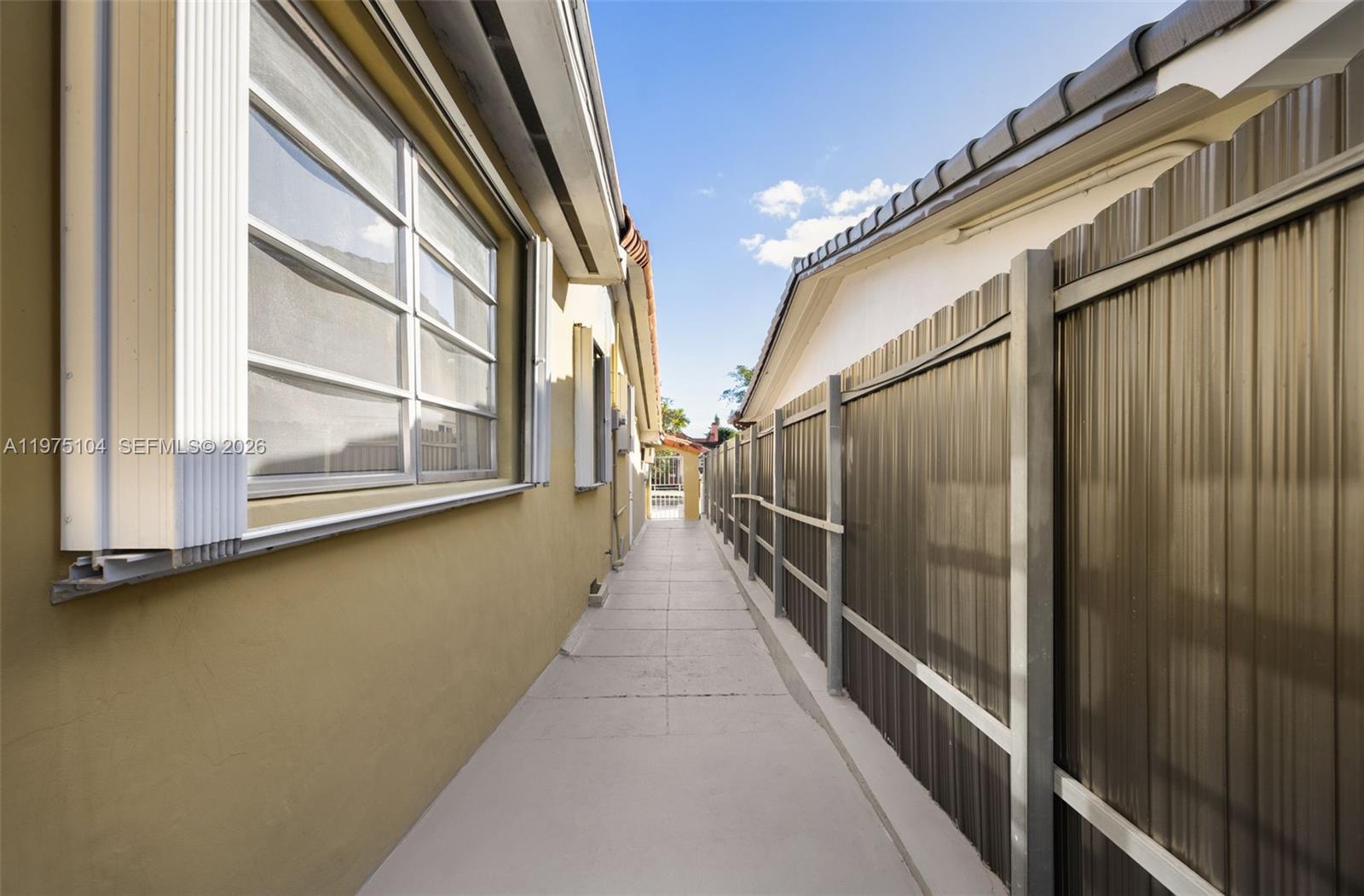 2367 SW 23rd Ter Miami, FL 33145