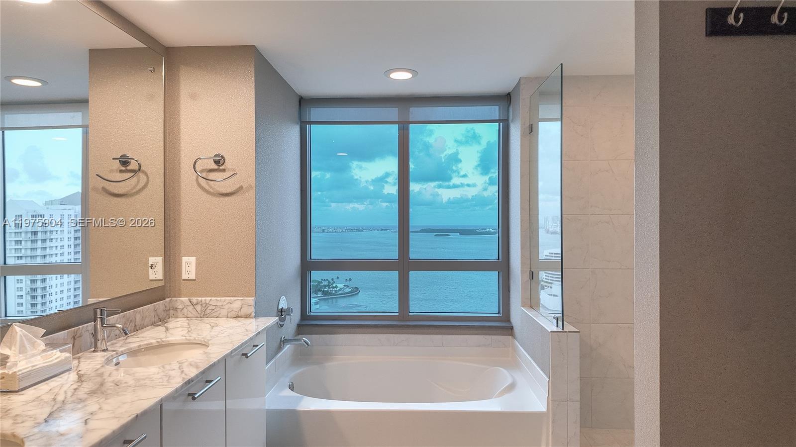 image The Plaza on Brickell West10