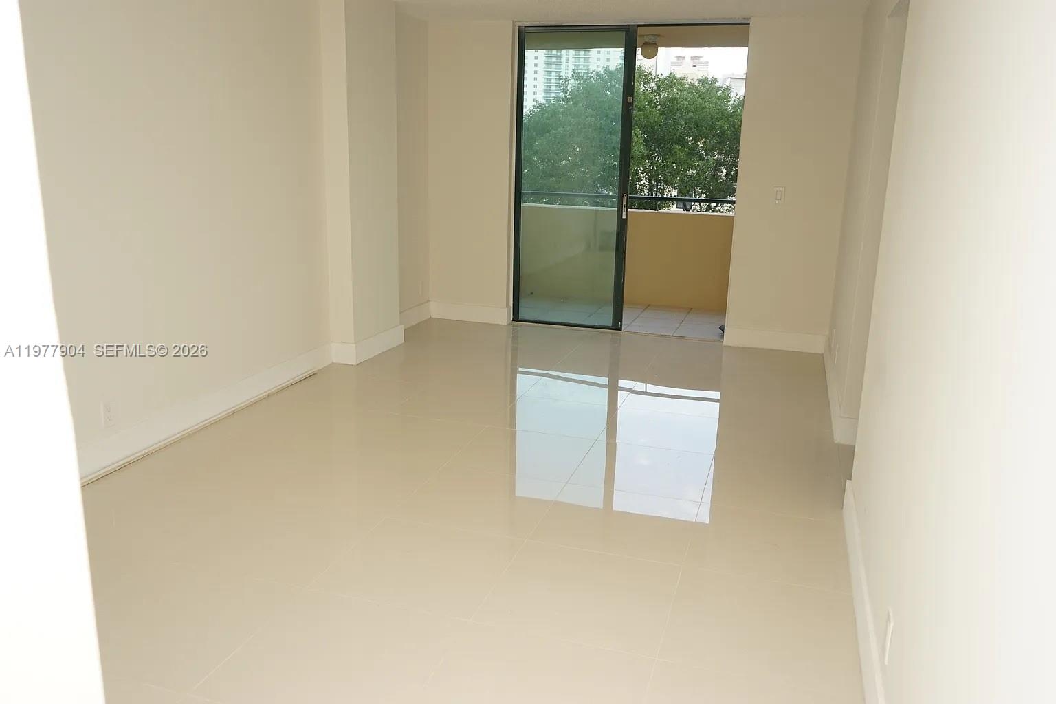 546 SW 1st St #404 Miami, FL 33130