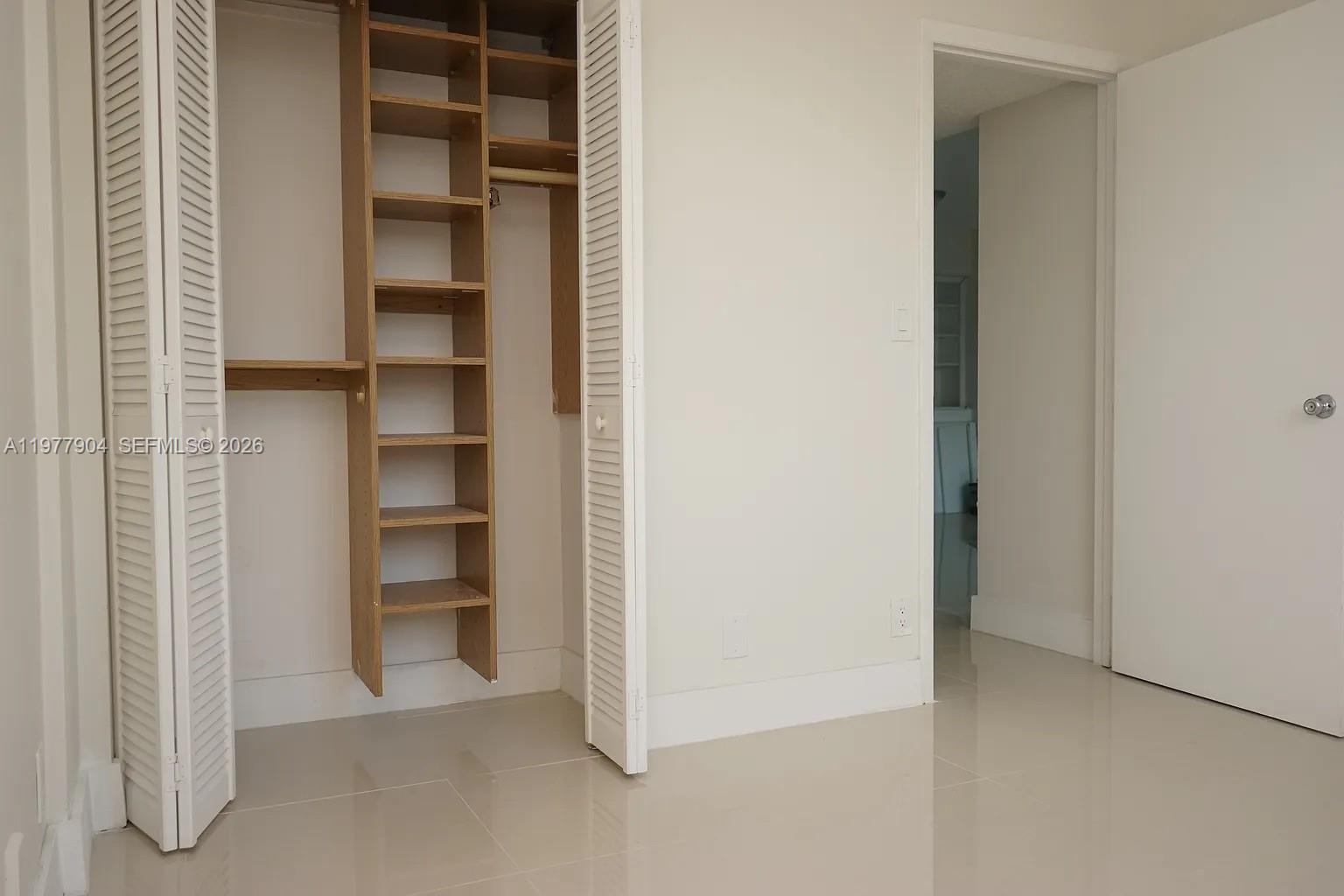 546 SW 1st St #404 Miami, FL 33130