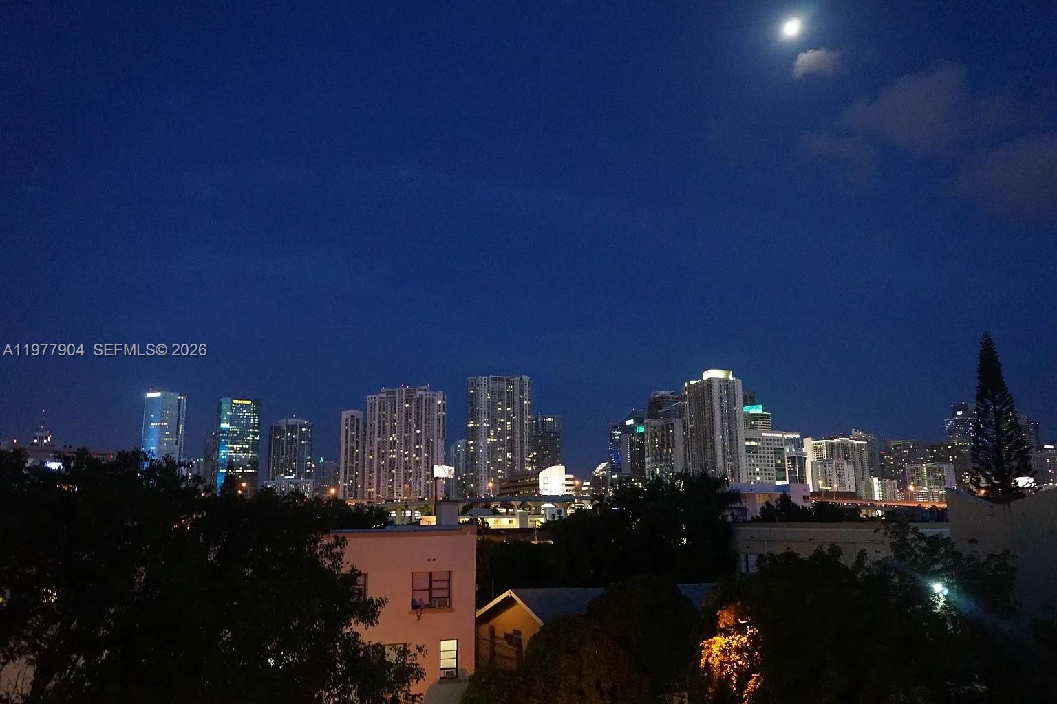 546 SW 1st St #404 Miami, FL 33130