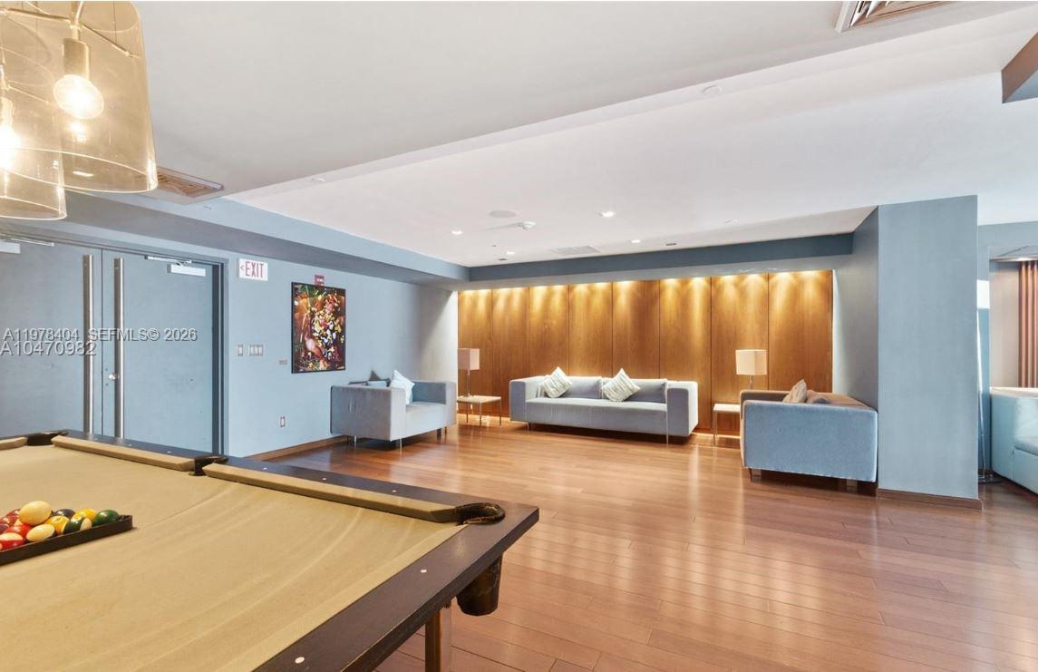 325 S Biscayne Bl #4324 Miami, FL 33131