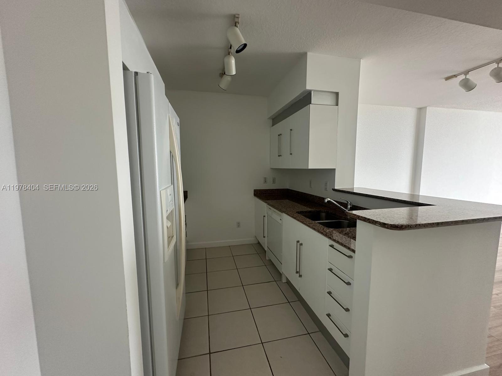 325 S Biscayne Bl #4324 Miami, FL 33131