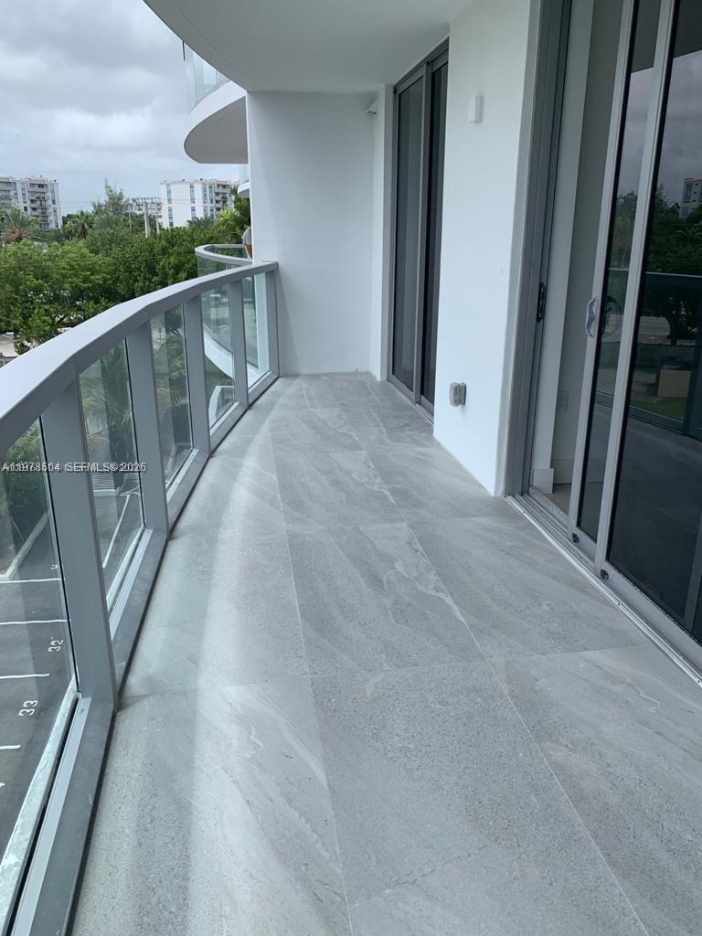 13800 Highland Dr #403 North Miami Beach, FL 33181