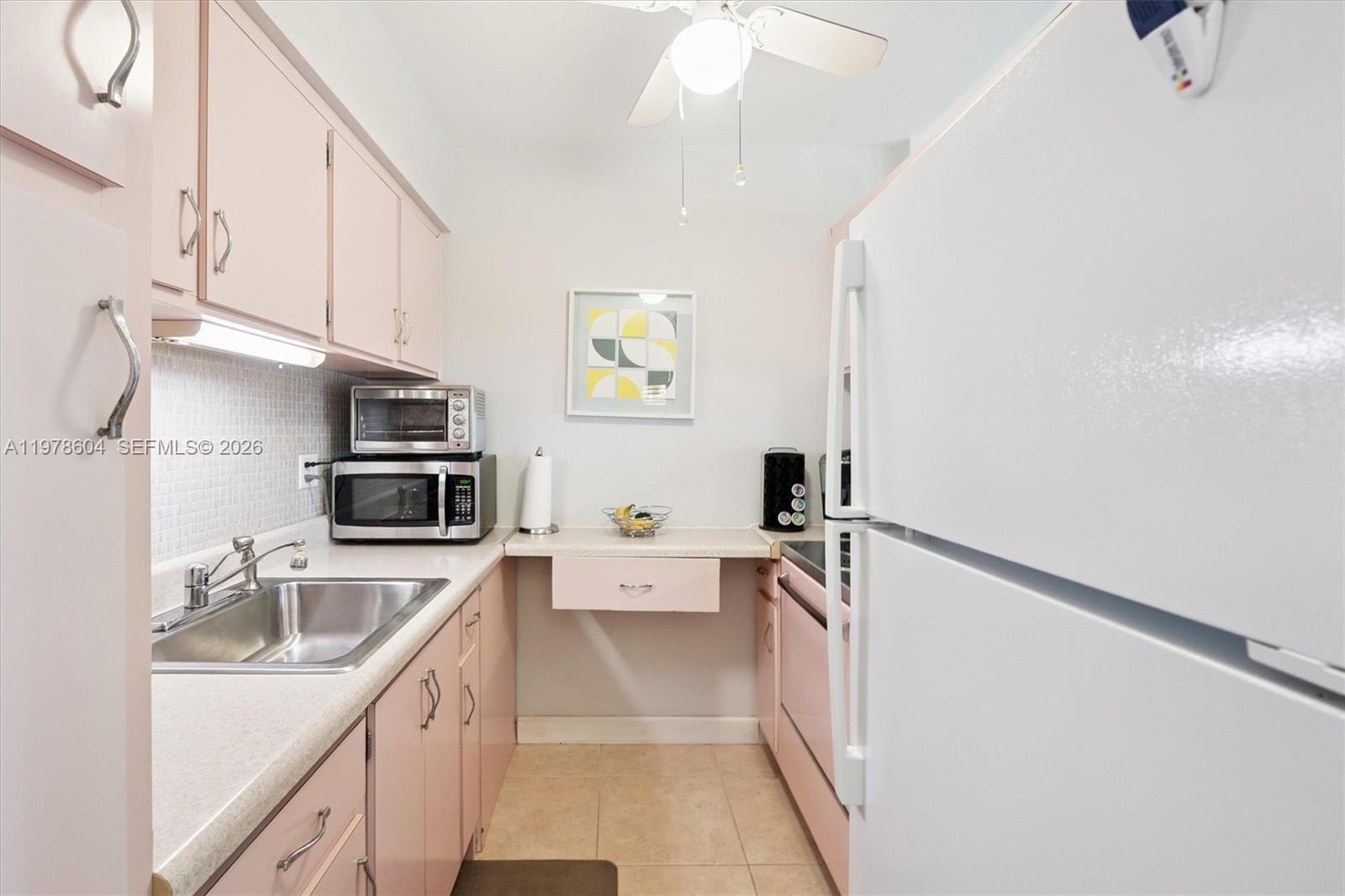 1050 SW 11th St #16L Hallandale Beach, FL 33009