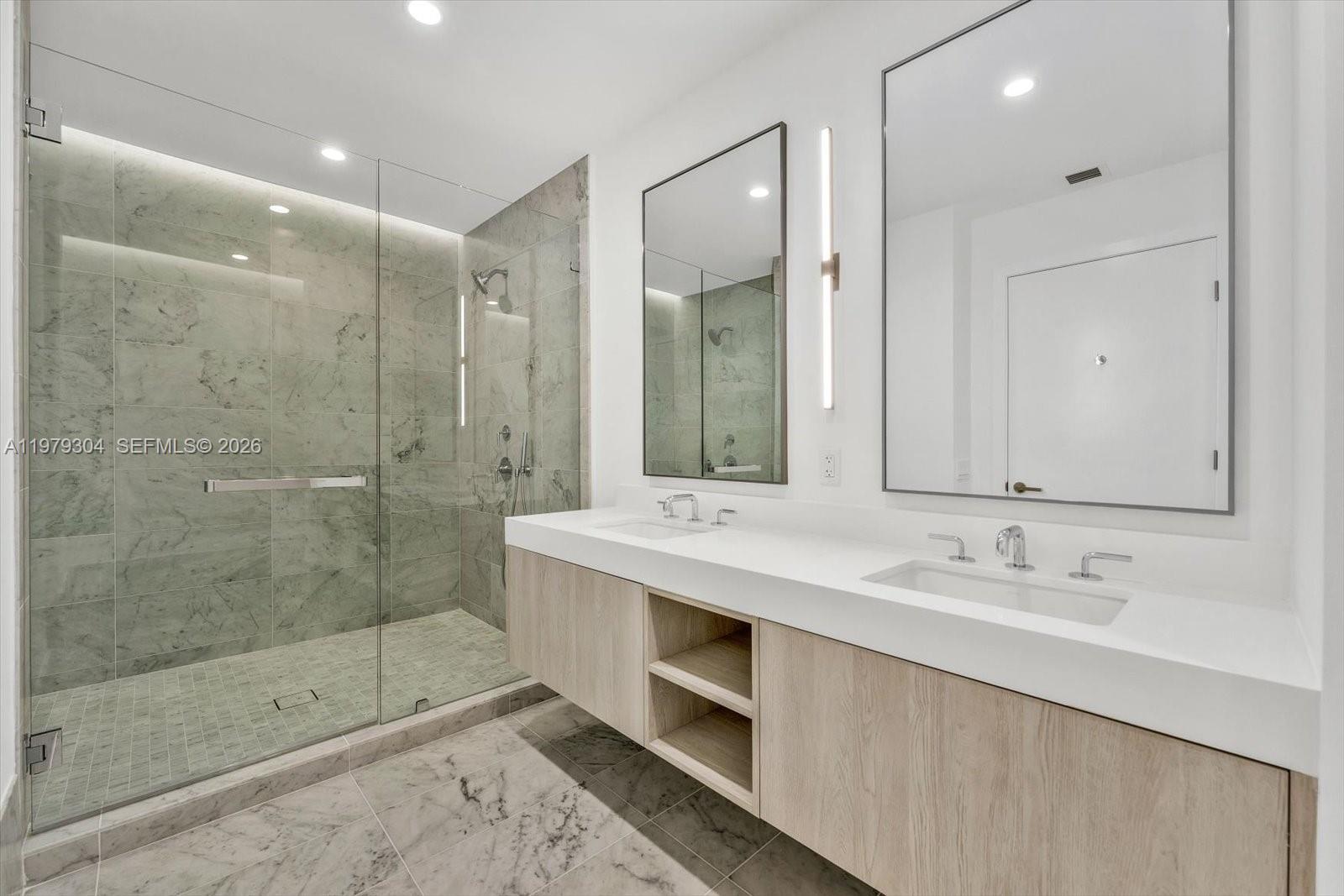 9201 E Bay Hbr Dr #710 Bay Harbor Islands, FL 33154