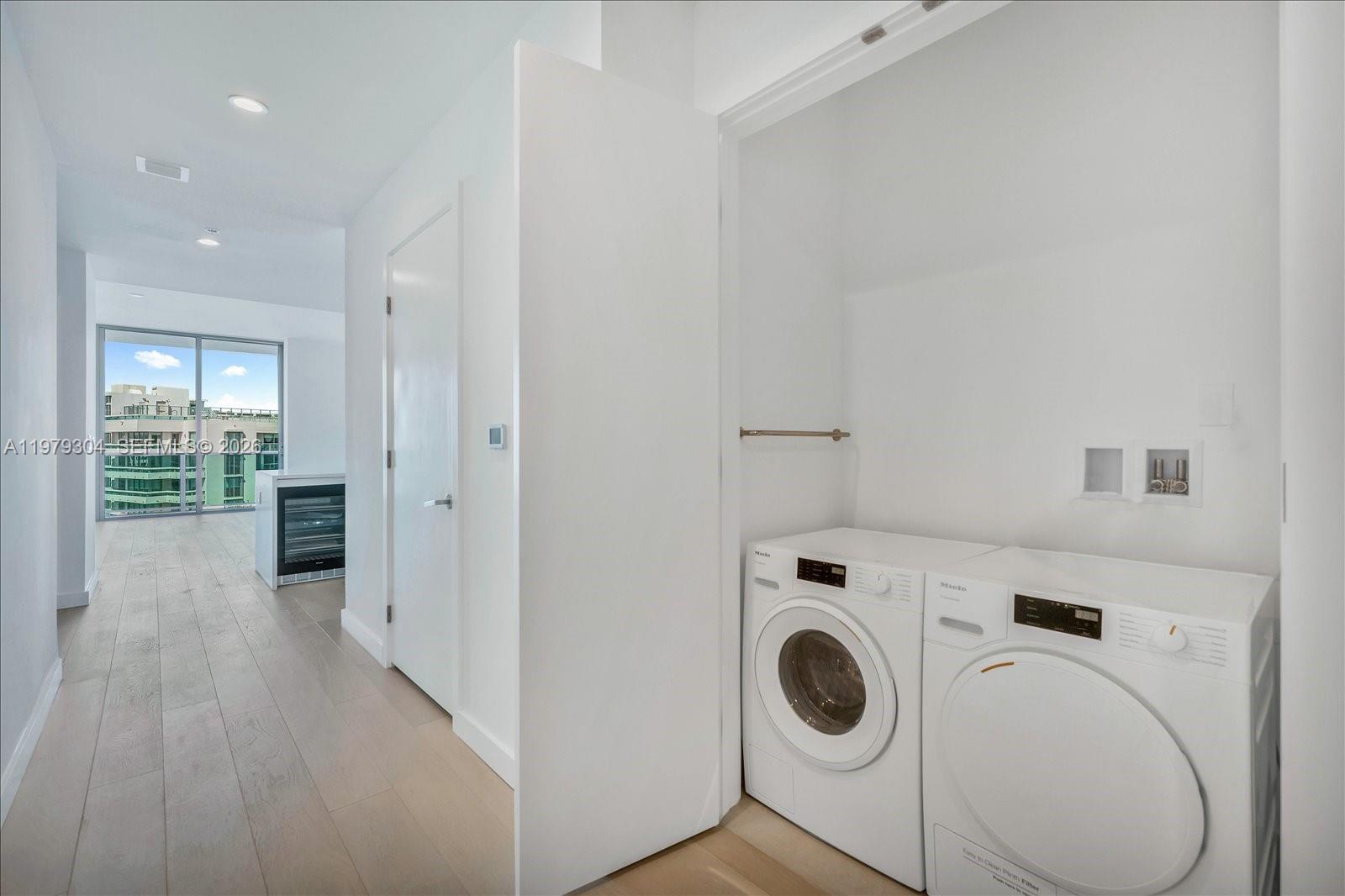 9201 E Bay Hbr Dr #710 Bay Harbor Islands, FL 33154