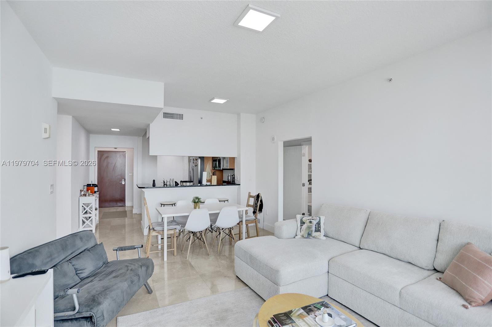 31 SE 5th St #4112 Miami, FL 33131