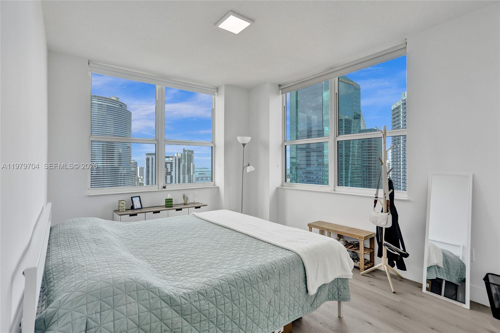 31 SE 5th St #4112 Miami, FL 33131