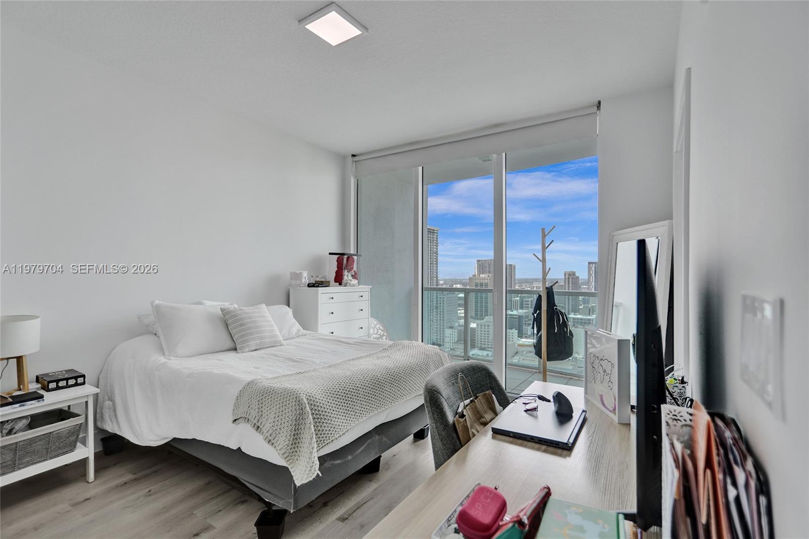 31 SE 5th St #4112 Miami, FL 33131