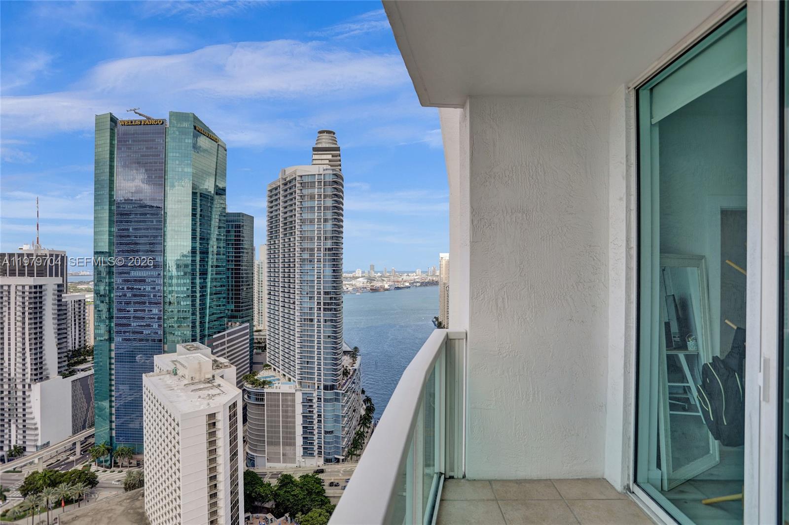 31 SE 5th St #4112 Miami, FL 33131