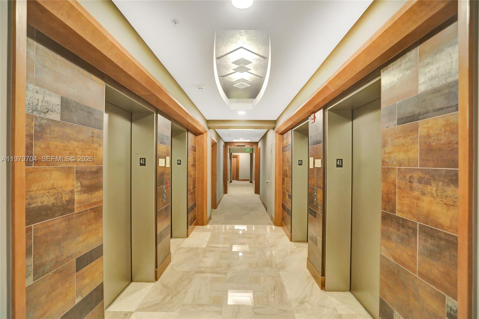 31 SE 5th St #4112 Miami, FL 33131