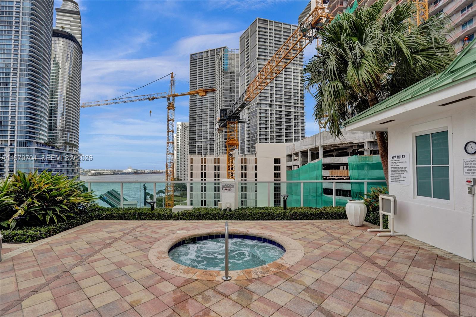 31 SE 5th St #4112 Miami, FL 33131