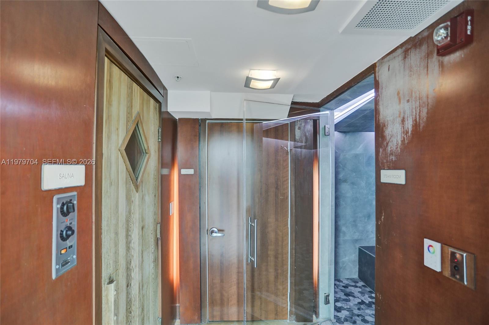 31 SE 5th St #4112 Miami, FL 33131