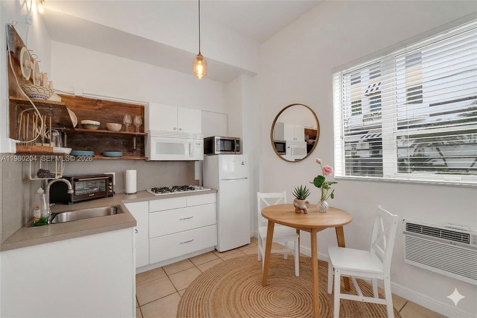 255 W 24th St #107 Miami Beach, FL 33140