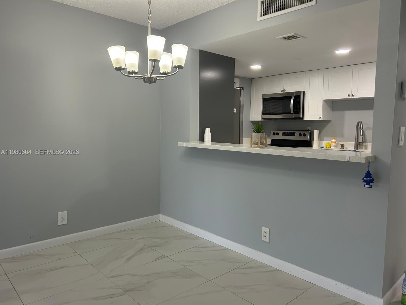 230 Lakeview Dr #209