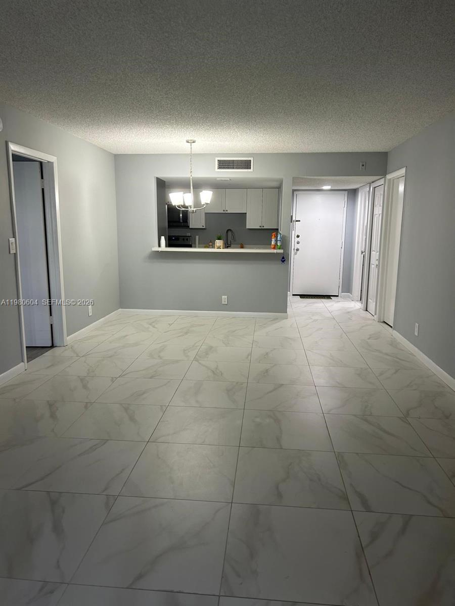 230 Lakeview Dr #209 Weston, FL 33326