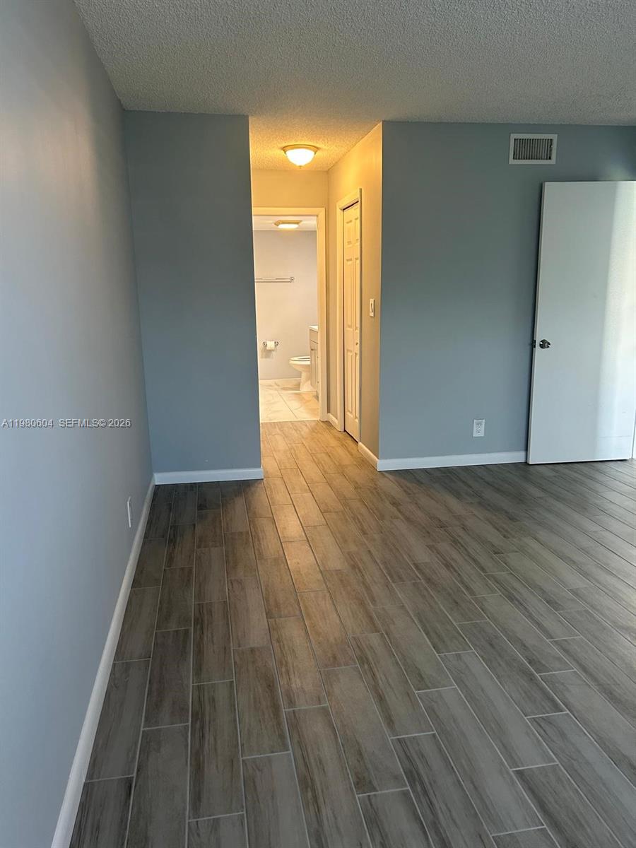 230 Lakeview Dr #209 Weston, FL 33326