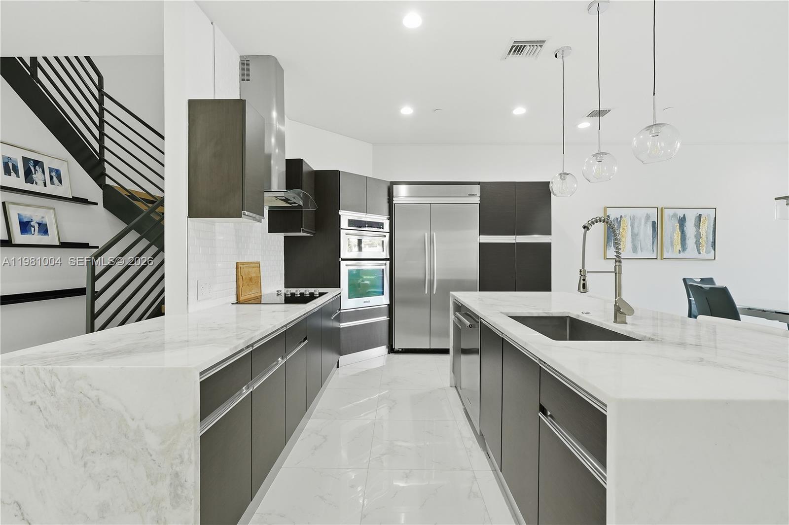 606 NE 14th Ave Fort Lauderdale, FL 33304