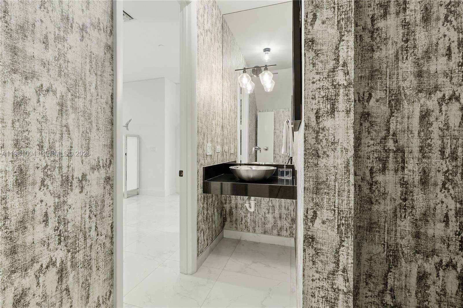 606 NE 14th Ave Fort Lauderdale, FL 33304